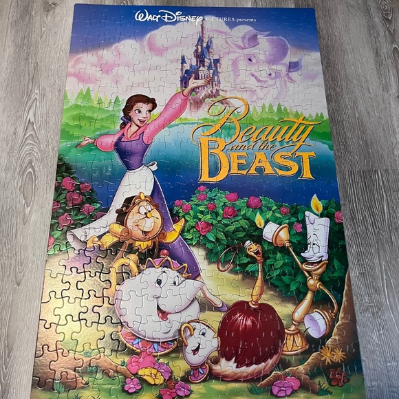 Vintage Beauty and the Beast | 300 Piece Puzzle - Picture 2 of 2